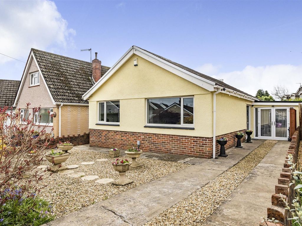 3 bed detached bungalow for sale in Wellfield Close, Gorseinon, Swansea