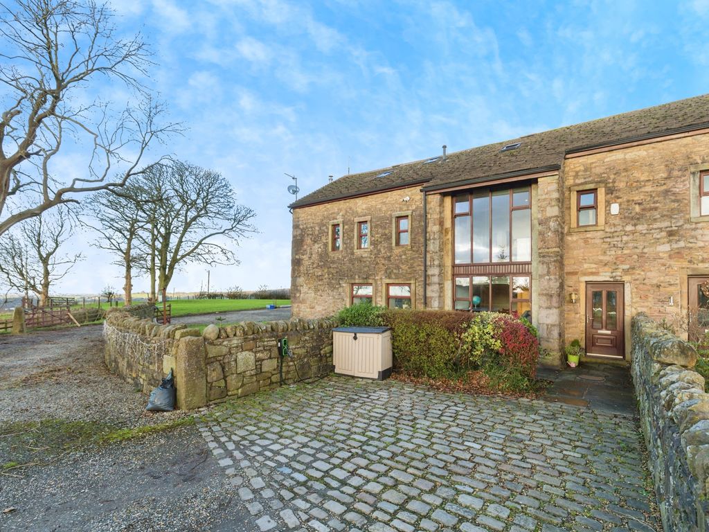 4 bed barn conversion for sale in Broken Stone Road, Feniscowles
