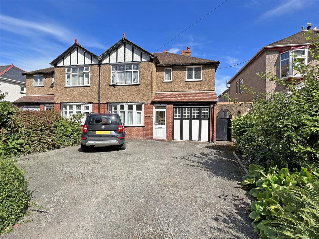 4 bed semidetached house for sale in Dundonald Avenue, Abergele, Conwy