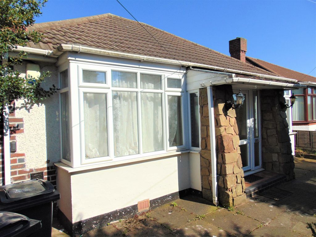 3 bed detached bungalow for sale in Walsall Road, Birmingham B42, £