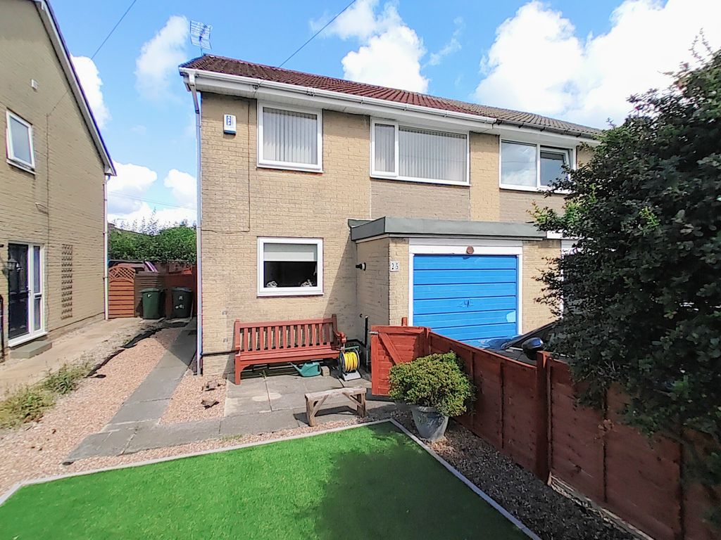 3 bed semidetached house for sale in Crestville Terrace, Clayton