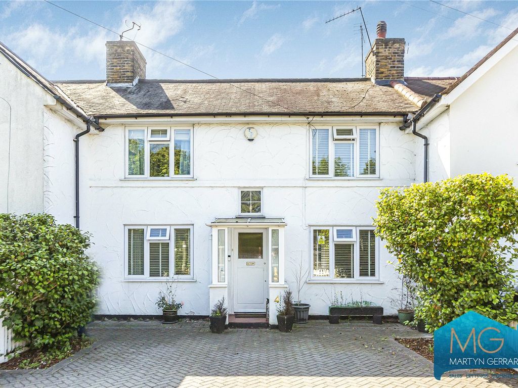 3 bed detached house for sale in Russell Road, Whetstone, London N20, £