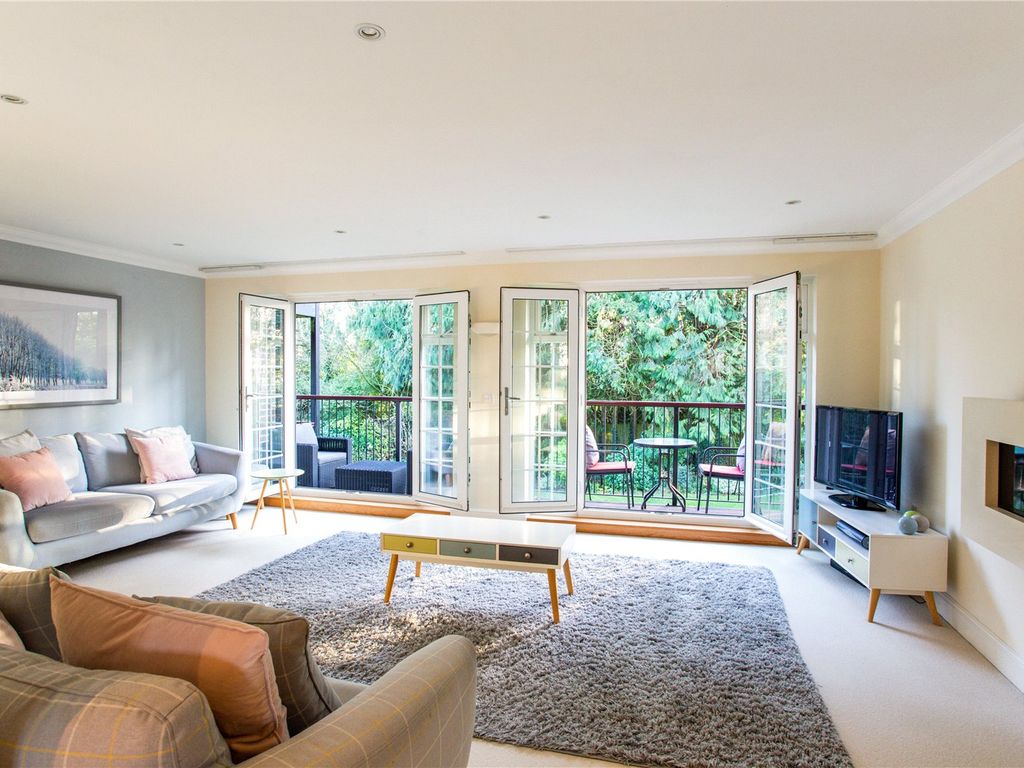 3 bed flat for sale in The Gables, Chilbolton Avenue, Winchester