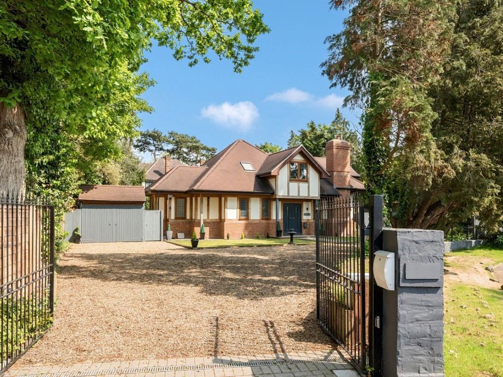 5 bed detached house for sale in Woodlands Close, Bromley, Kent BR1