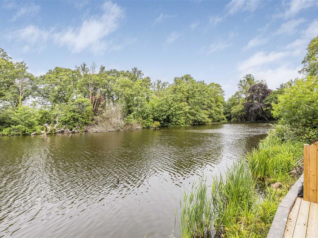 4 bed terraced house for sale in Berkeley Court, Weybridge KT13, £