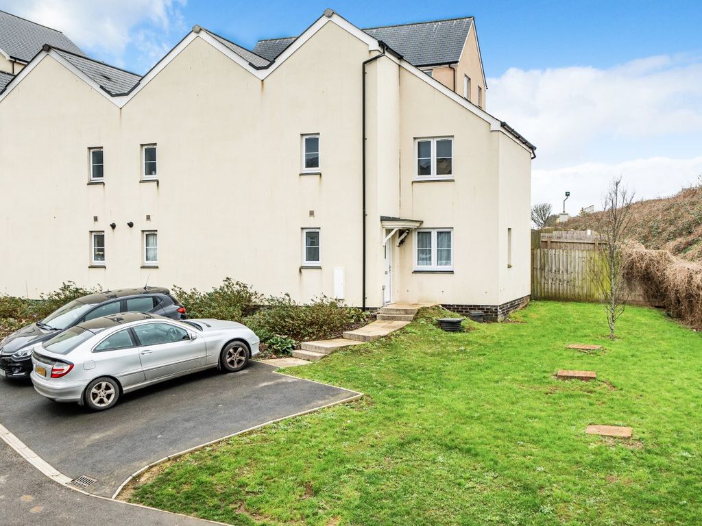 2 bed end terrace house for sale in Long Croft Road, Hayle TR27, £