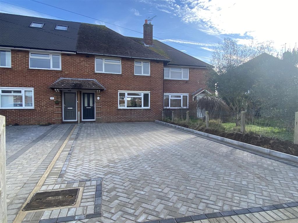 3 bed terraced house to rent in Manning Road, Wick, Littlehampton BN17