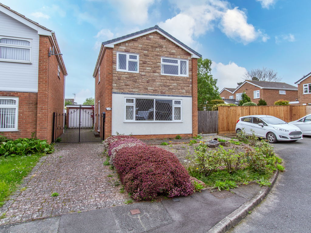 3 bed detached house for sale in Saddlers Close, Burbage
