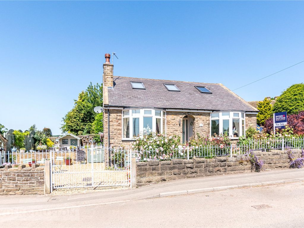 3 bed bungalow for sale in Dry Hill Lane, Denby Dale, Huddersfield