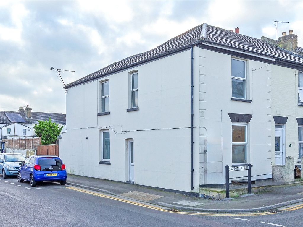 3 bed end terrace house for sale in Saxton Street, Gillingham, Kent ME7