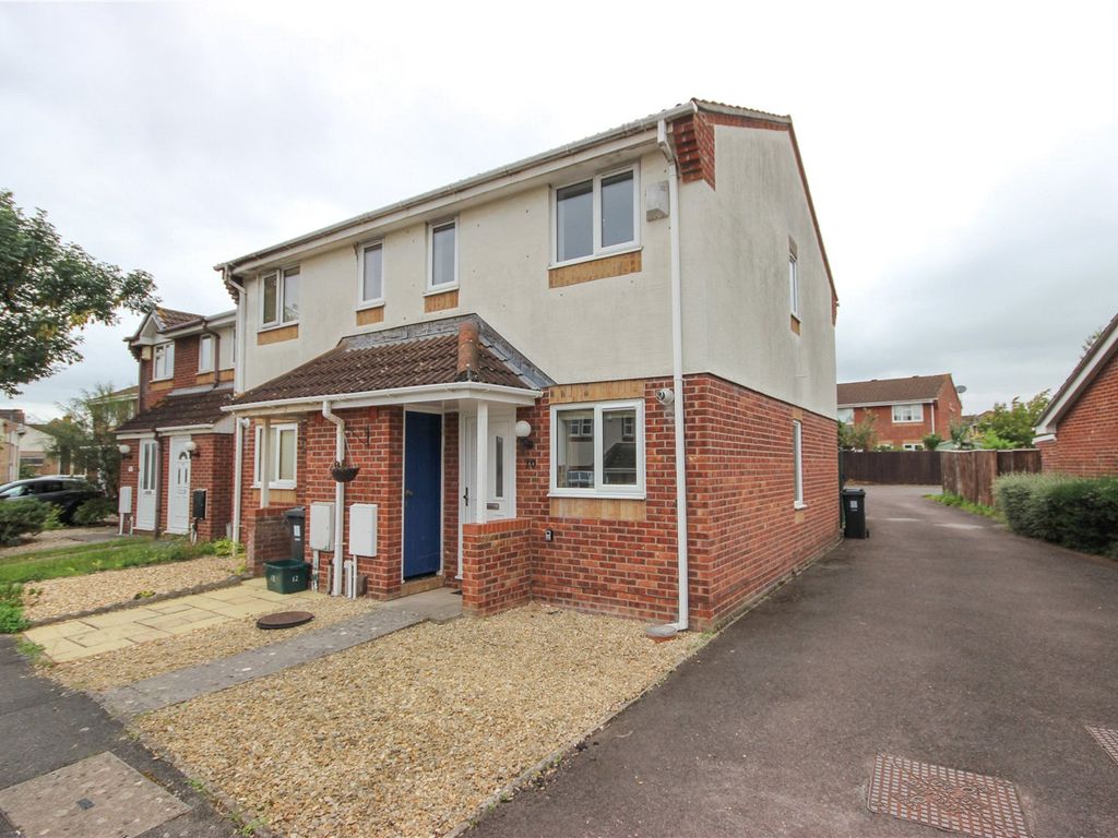 2 bed end terrace house to rent in Courtlands, Bradley Stoke, Bristol, South Gloucestershire