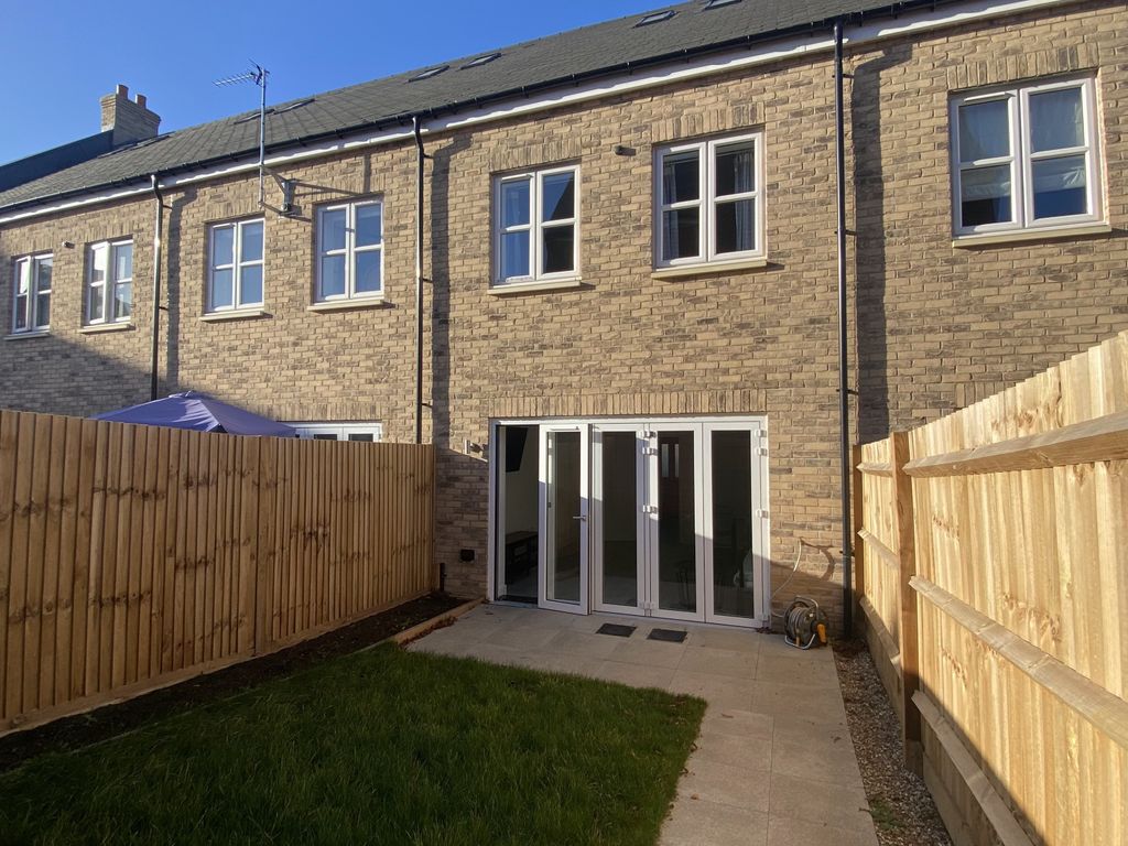 3 bed terraced house for sale in Lovegrove Way, London N20 Zoopla