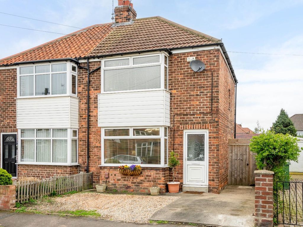 3 bed semidetached house for sale in Melwood Grove, York YO26