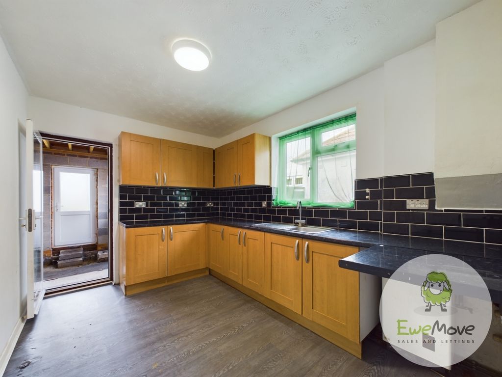 2 bed semidetached bungalow for sale in Bourne Grove, Sittingbourne