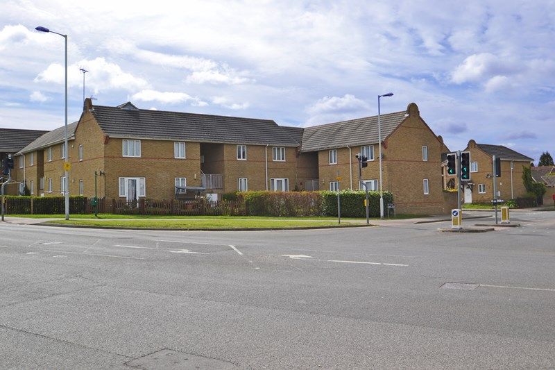 1 bed flat to rent in Oast Court, Capel Road, Sittingbourne ME10, £900