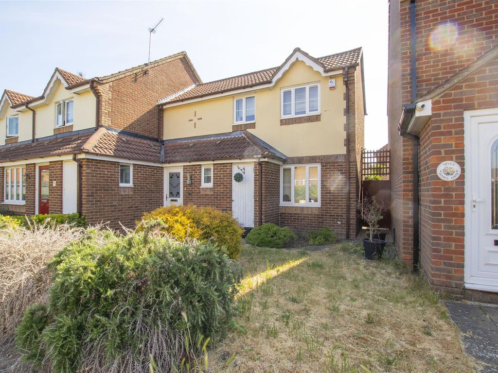 2 bed semidetached house for sale in Isabel Gate, Cheshunt, Waltham
