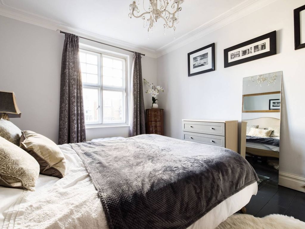 Drayton Gardens, South Kensington, London SW10  