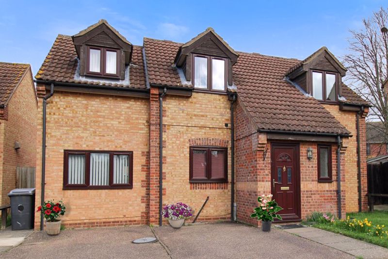 4 bed detached house for sale in Granville Gardens, Mildenhall, Bury St