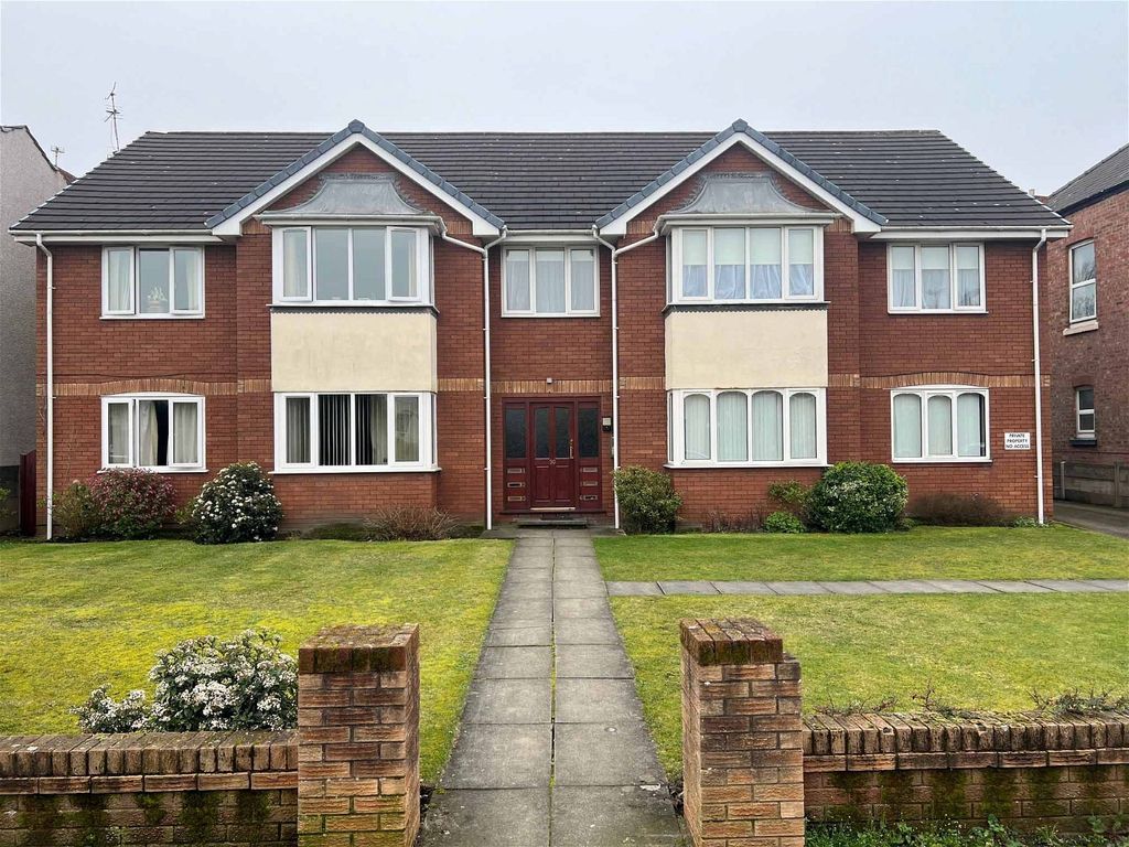 2 bed flat for sale in Windsor Road, Southport PR9, £125,000 Zoopla