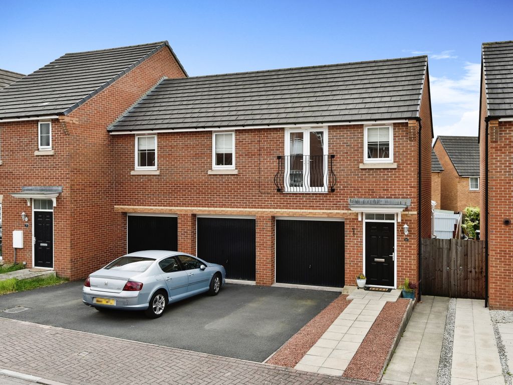 2 bed flat for sale in Allman Row, Silverdale, Newcastle, Staffordshire