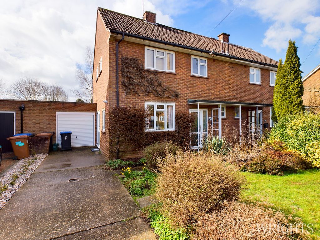 3 bed semidetached house for sale in Turmore Dale, Welwyn Garden City