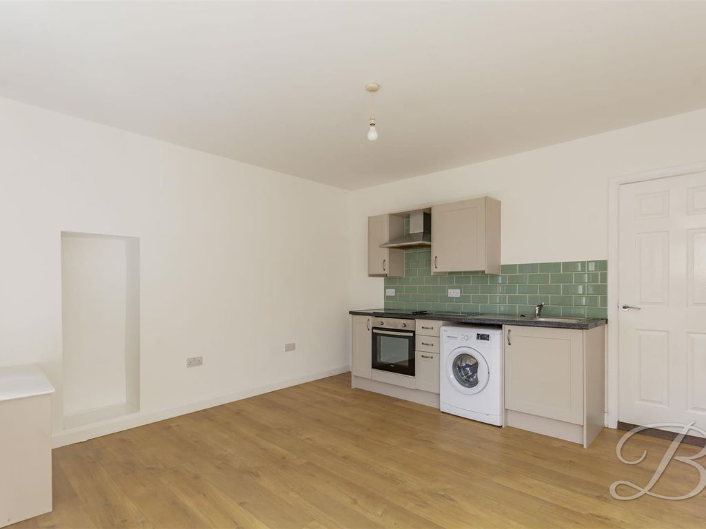 2 bed terraced house to rent in Station Street, Mansfield Woodhouse