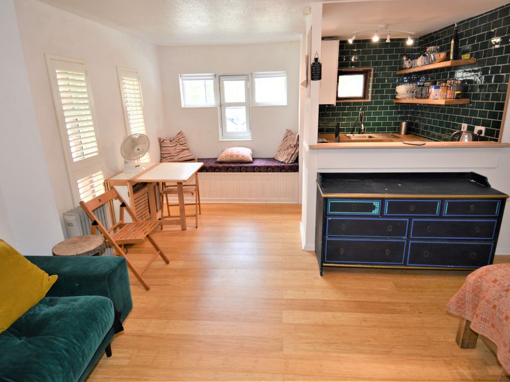 Studio to rent in Moreton Street, Pimlico SW1V Zoopla