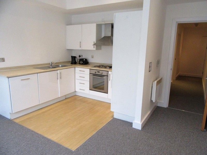1 bed flat to rent in Pugh Buildings, Cowell St, Llanelli. SA15 Zoopla