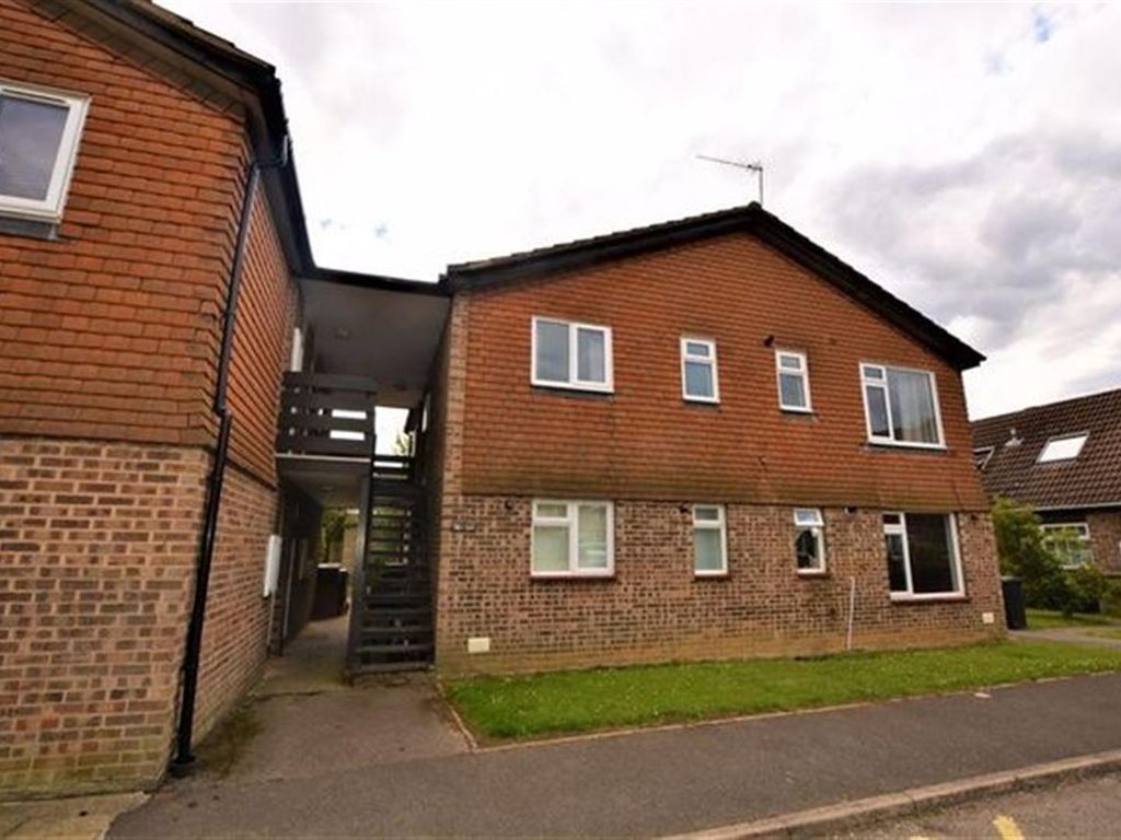 1 bed flat for sale in Holmedale, Slough SL2 Zoopla