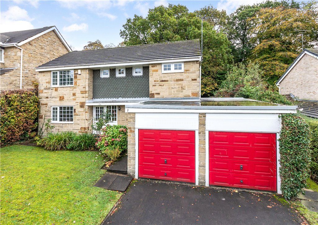 4 bed detached house for sale in Woodvale Crescent, Bingley, West