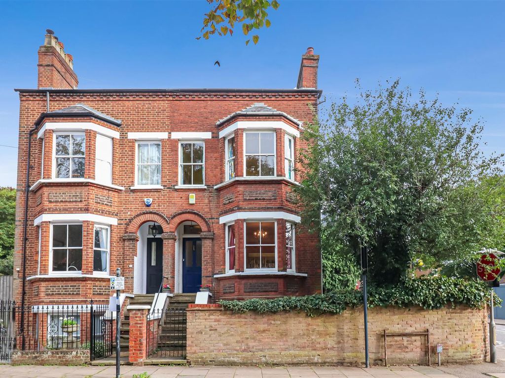 4 bed semidetached house for sale in Church Crescent, St.Albans AL3 Zoopla
