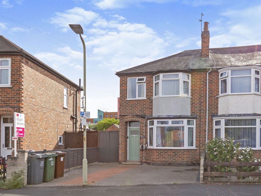 3 bed end terrace house for sale in Limehurst Avenue, Loughborough LE11