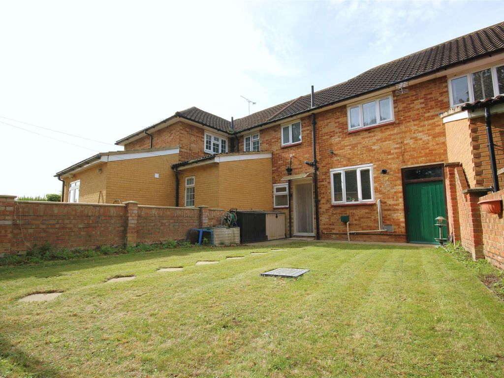 2 bed terraced house for sale in Ives Road, Langley, Slough SL3, £