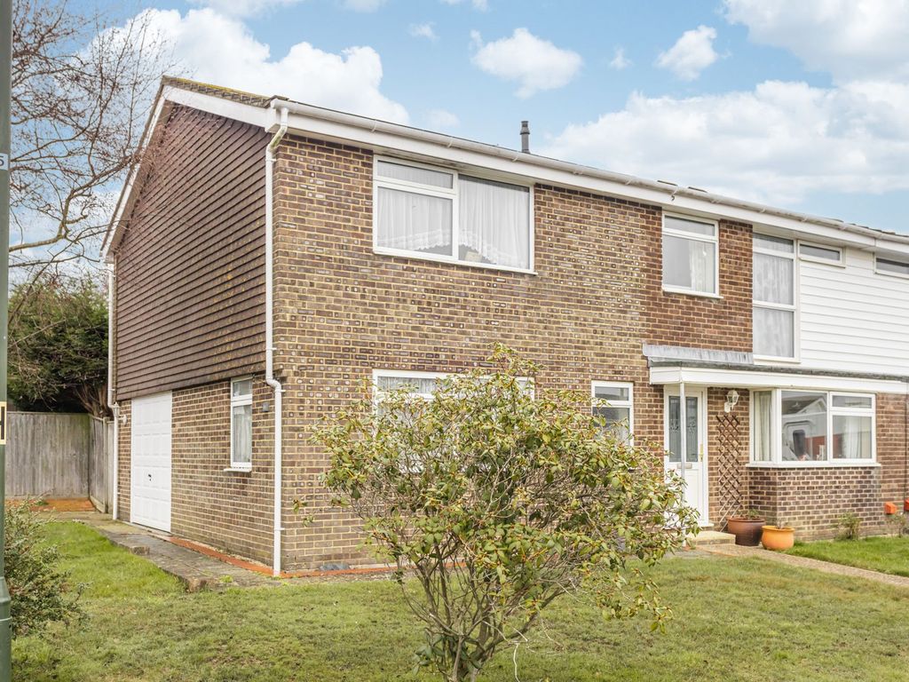 5 bed semidetached house for sale in Hawarden Close, Crawley Down RH10, £550,000 Zoopla