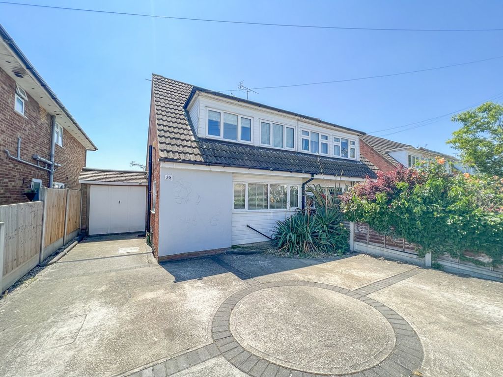 3 bed property for sale in Ambleside Gardens, Hullbridge, Hockley SS5