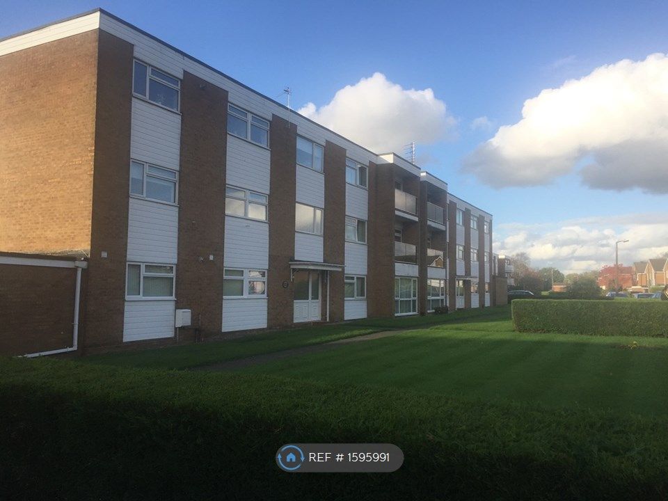 2 bed flat to rent in Dairyground Road, Bramhall, Stockport SK7 Zoopla