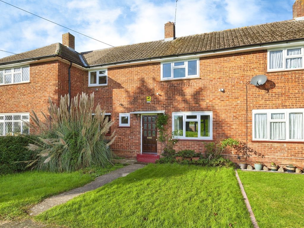 3 bed terraced house for sale in Wood Lane, Slough SL1, £425,000 Zoopla