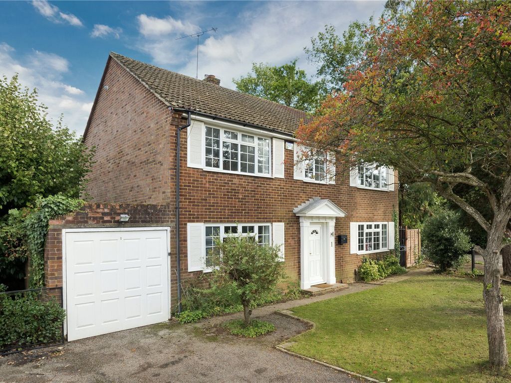 4 bed detached house for sale in Wilton Place, New Haw, Addlestone, Surrey KT15, £775,000 Zoopla