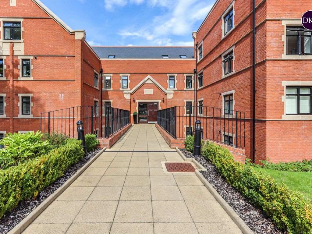 2 bed flat for sale in Marlborough Drive, Bushey WD23 Zoopla
