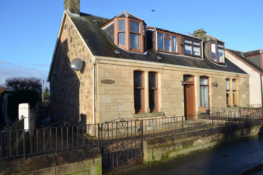 3 bed semidetached house to rent in Burnhead Road, Larbert FK5, £975