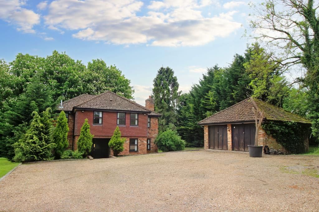 5 bed detached house for sale in Oxshott Road, Leatherhead KT22, £