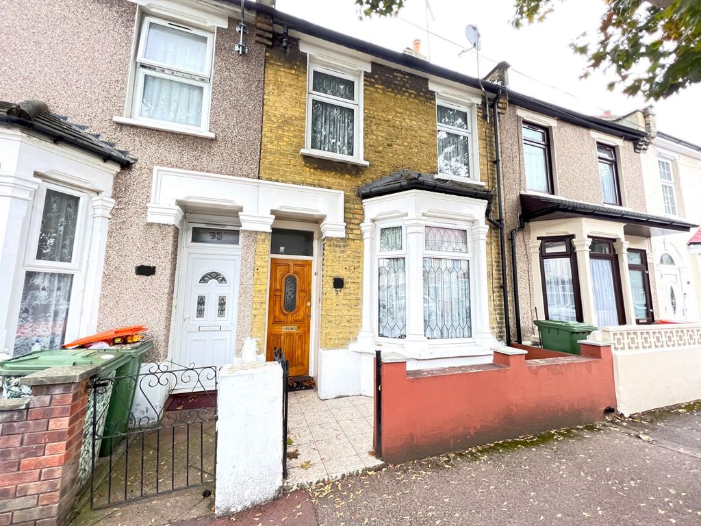 3 bed terraced house for sale in Oakfield Road, East Ham E6 Zoopla
