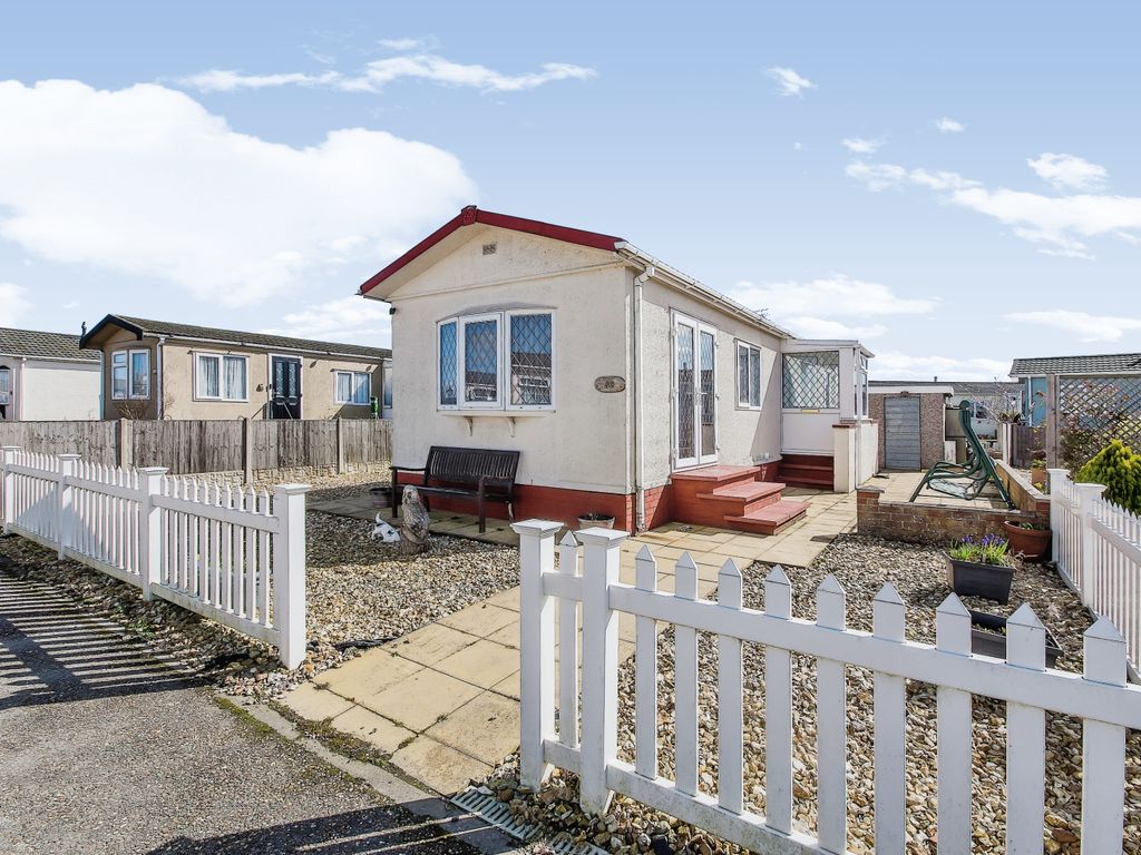 2 bed property for sale in Kingfisher Drive, Skegness PE25 Zoopla