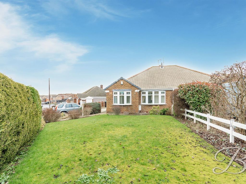 2 bed semidetached bungalow for sale in Wheatfield Crescent, Mansfield