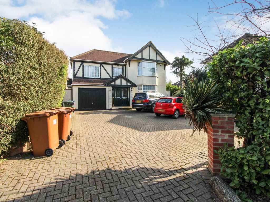 4 bed detached house to rent in High Road, Harrow Weald HA3 Zoopla