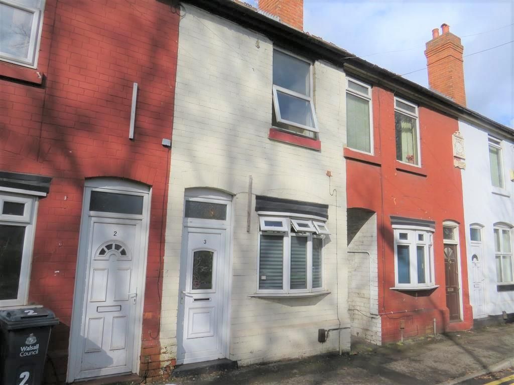 3 bed terraced house to rent in The Green, Darlaston, Wednesbury WS10