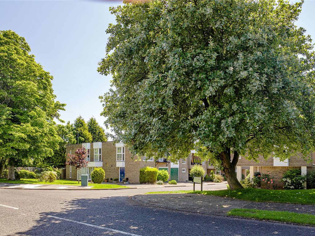 2 bed flat to rent in Albany Mews, Gosforth, Newcastle Upon Tyne NE3, £950 pcm Zoopla