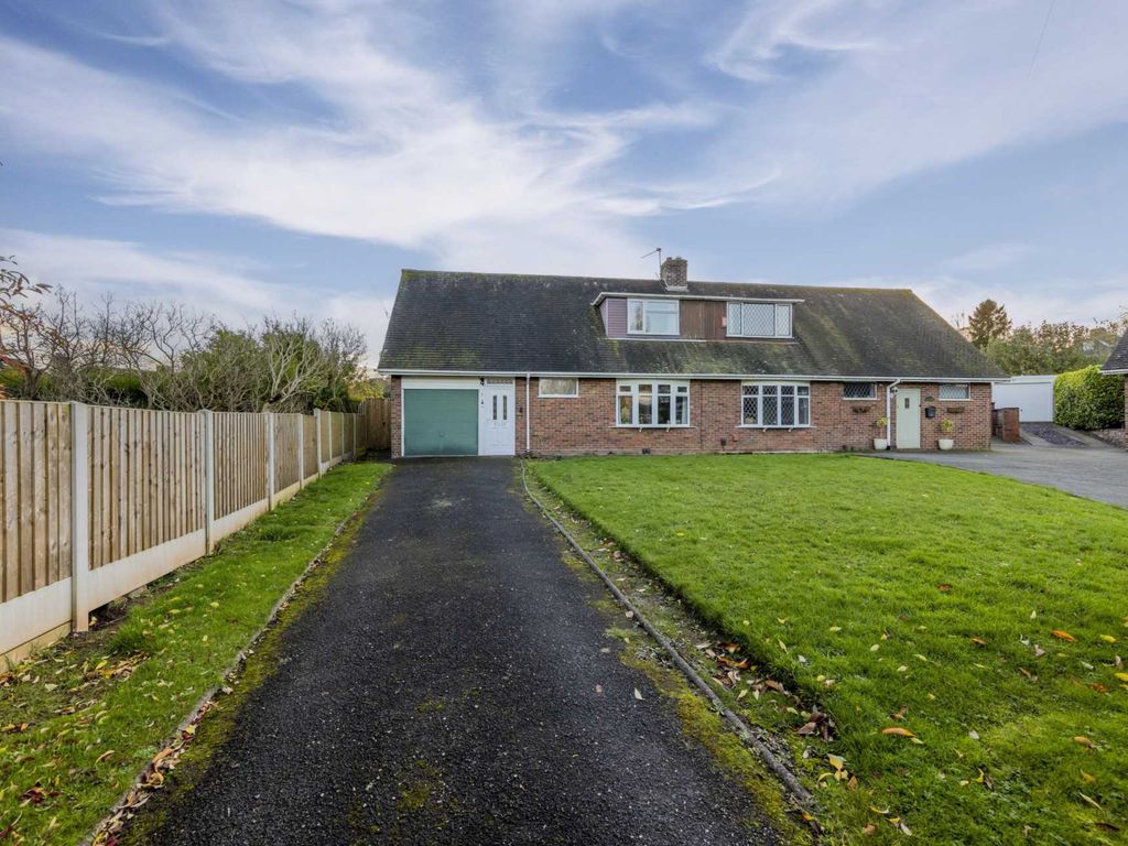 3 bed semidetached house for sale in Betley Place, Newcastle Under