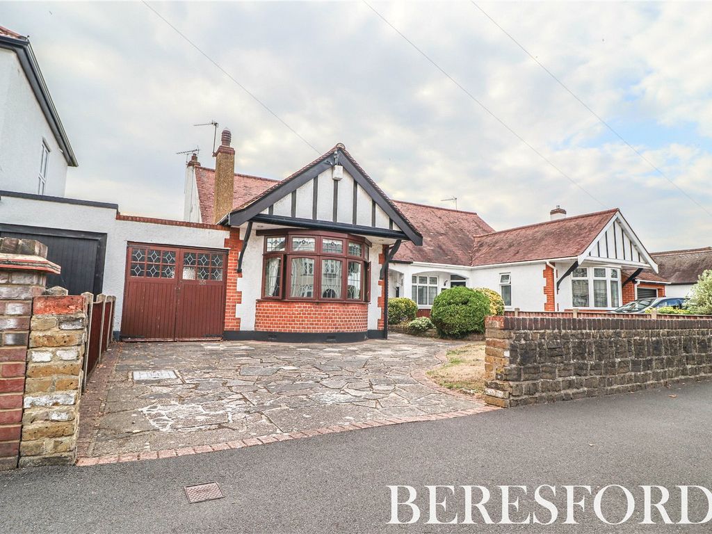 2 bed bungalow for sale in Oak Avenue, Upminster RM14 Zoopla
