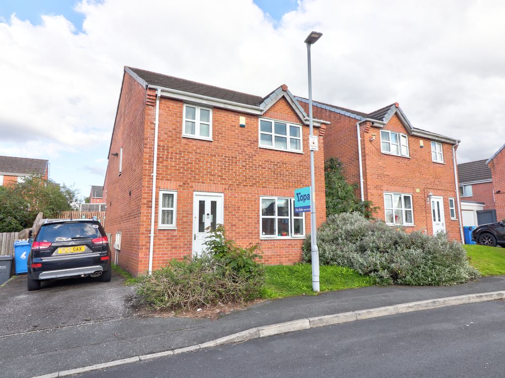 4 bed detached house for sale in Tadcaster Drive, Manchester M40, £250,000 Zoopla